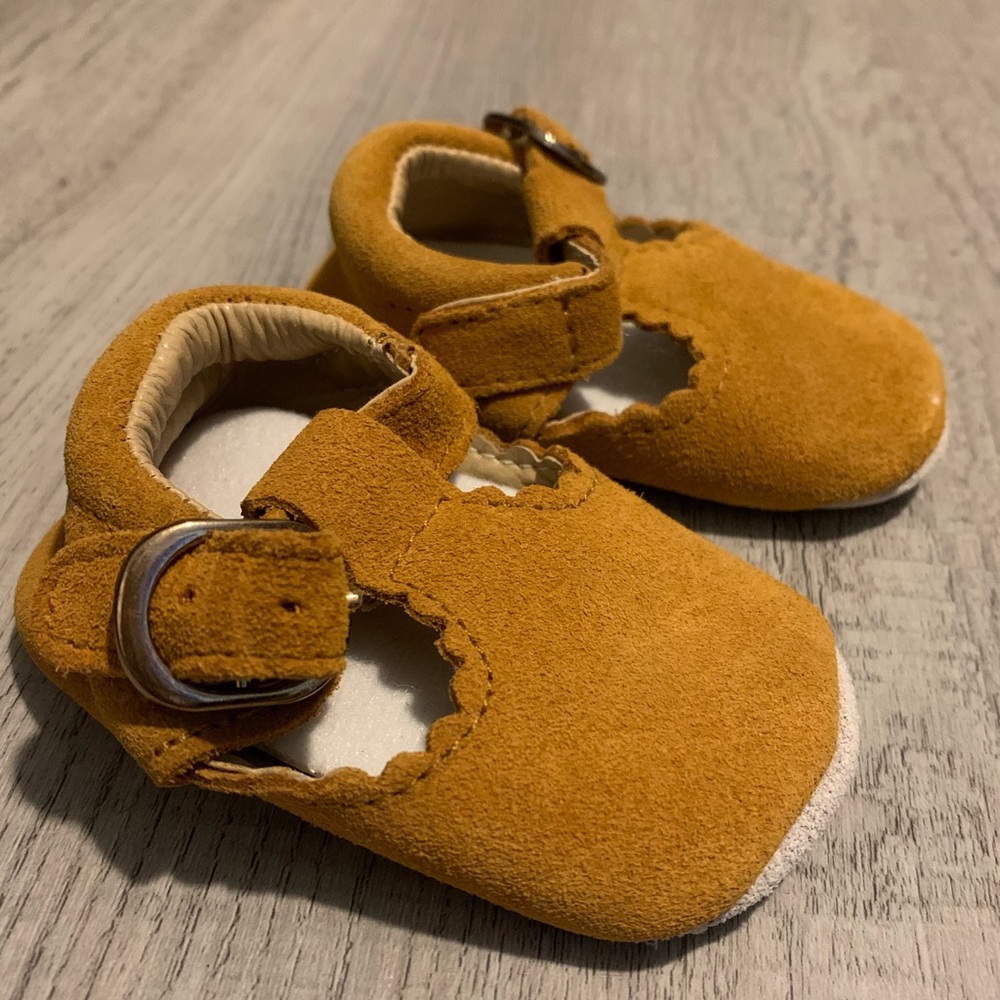New Suede Mary Jane Crib Shoes